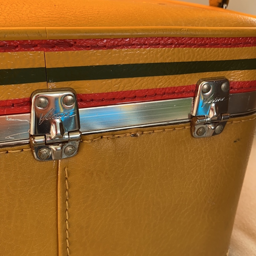 1960s Vintage Ventura Train Case - Picture 4 of 12